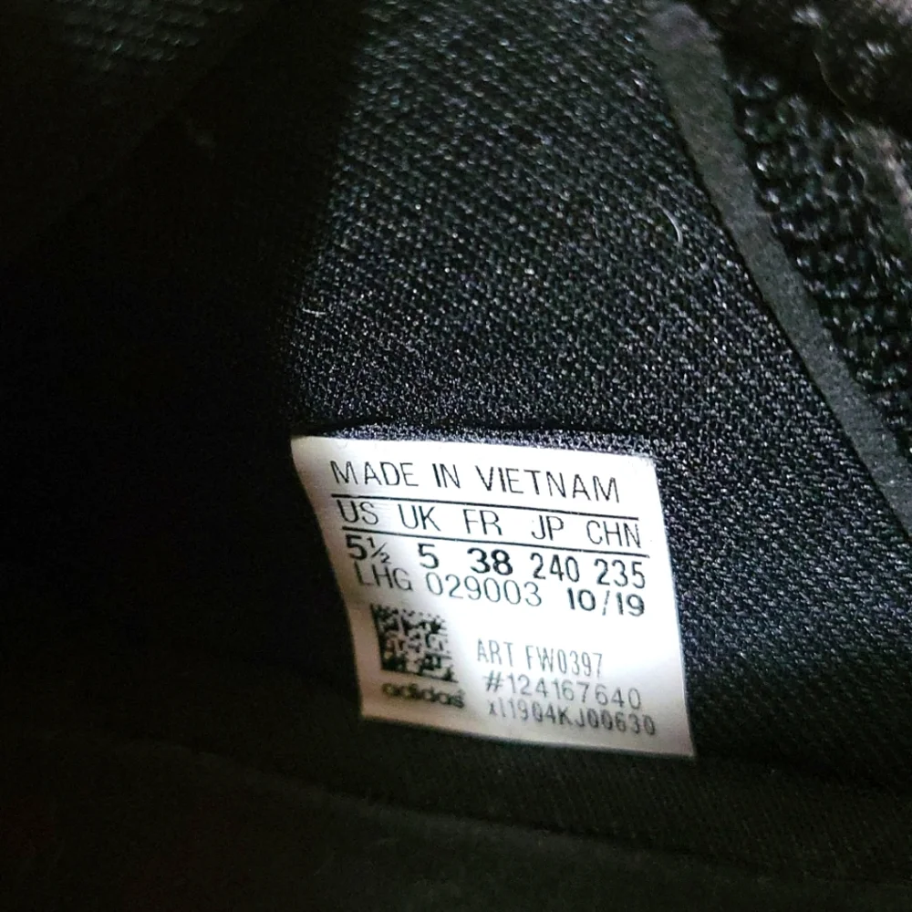 Adidas NMD R1 - Picture 2 of 4